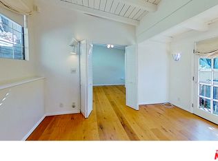 10211 Seabury Ln, Los Angeles, CA 90077