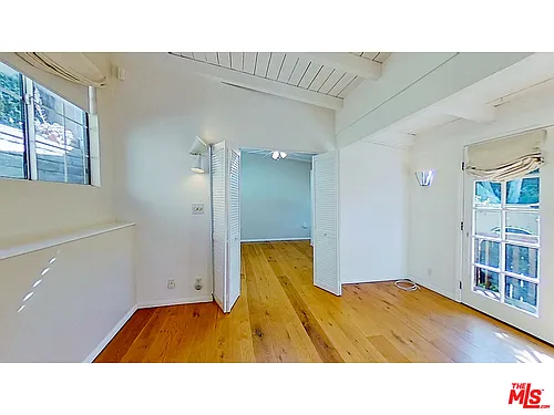 10211 Seabury Ln Photo 1