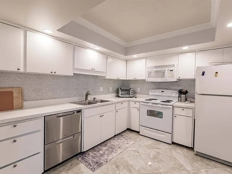 1200 E Peppertree Ln #206 — Photo 11