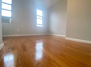 284 Driggs Ave #3RB, Brooklyn, NY 11222
