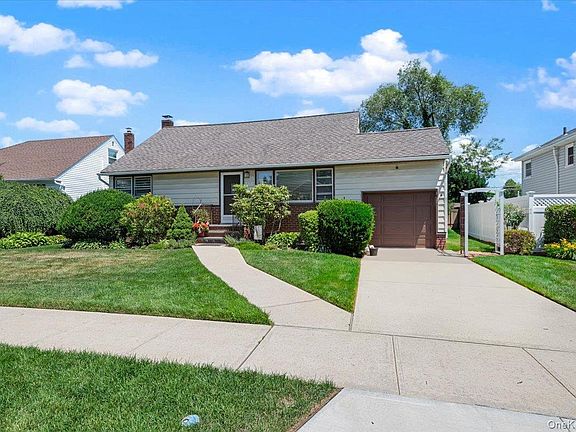 2nd image of 665 Dianne Street
