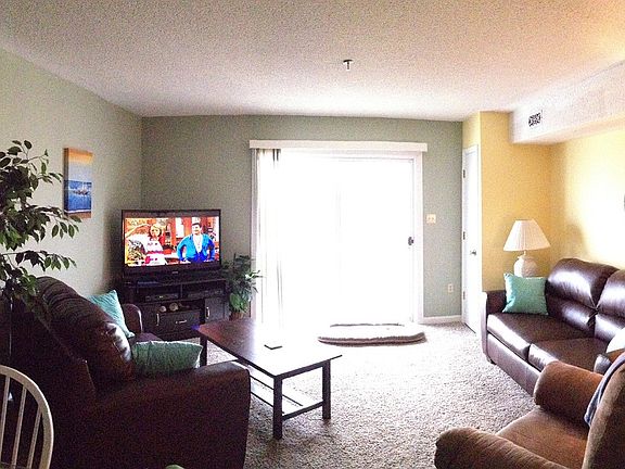 5th image of 6 127th St #409
