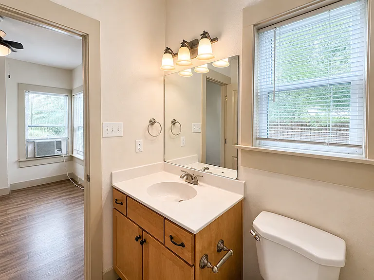4406 Bennett Ave #A — Photo 31