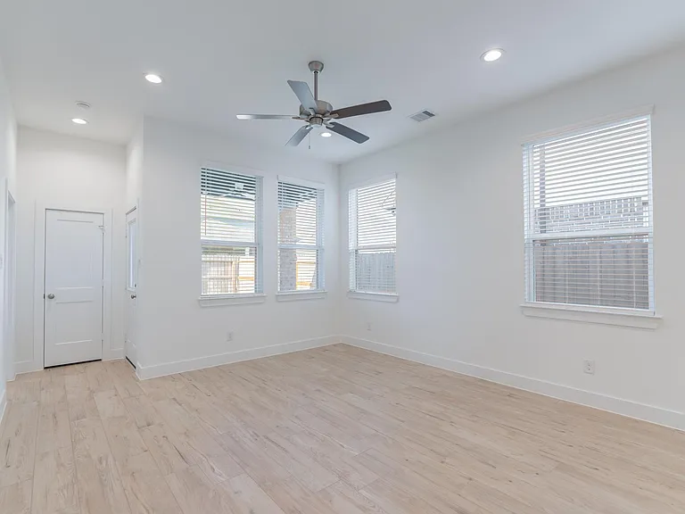 10747 Pine Pink — Photo 25