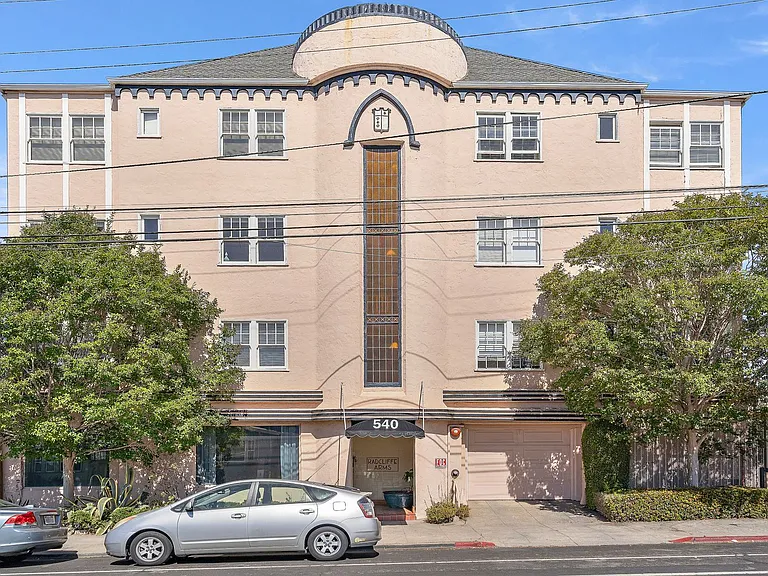 540 Alcatraz Ave. — Photo 22