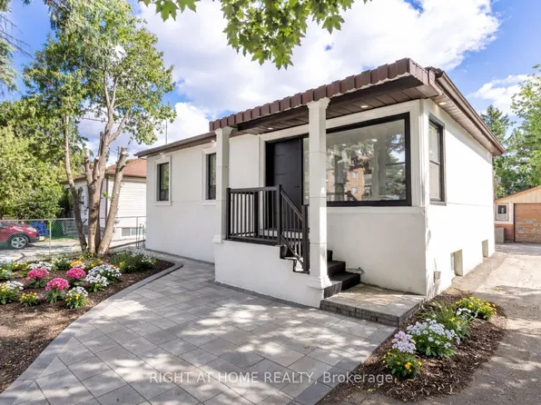 225 Essex Ave, Richmond Hill, ON L4C 2C1
