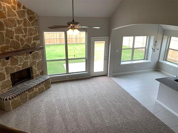 3rd image of 121 Singleton Dr