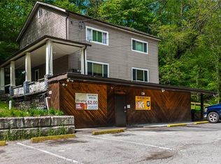 2317 New England Rd, West Mifflin, PA 15122