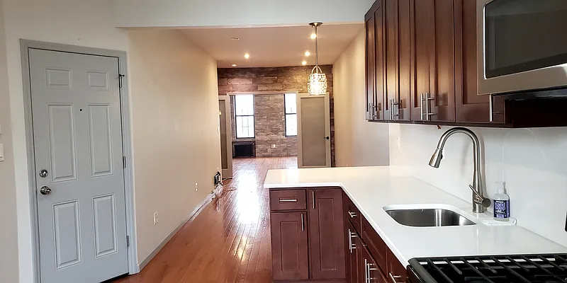 Rented by MCR Realty | media 3