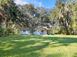2626 De Montmollin Rd, Plant City, FL 33565