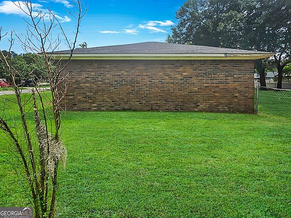 3rd image of 1257 Roberts Way