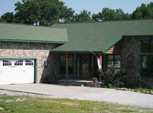 1401 N Olive St, Nevada, MO 64772