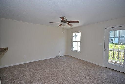 3rd image of 23 Gloucester Dr