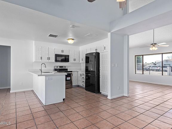 4th image of 6802 W CAMBRIDGE Avenue