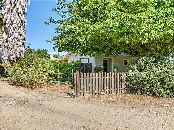 3rd image of 28937 Upper Rd