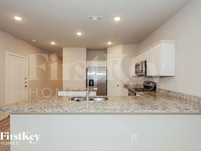 613 Sophia Way — Photo 6