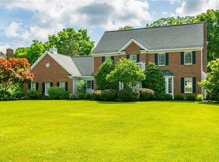 5 Merryhill Ln, Pittsford, NY 14534
