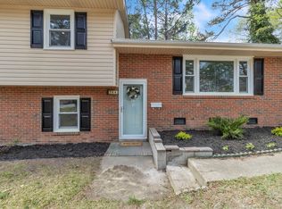 744 Chadwick Rd, Fayetteville, NC 28301