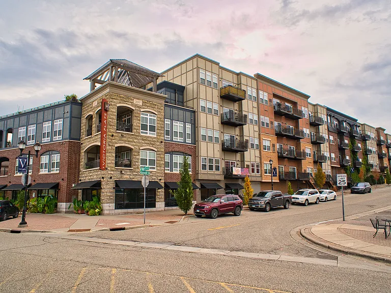 Victoria Flats — Photo 64