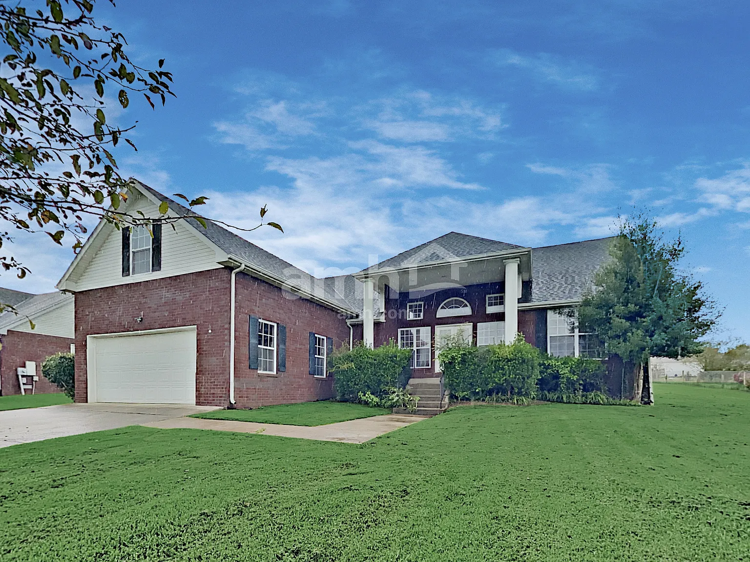 3 bed, 2.0 bath, 2189 sqft, $2,665 — Photo 1