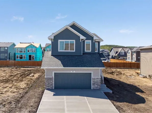 35 E Creekside Rise SW, Calgary, AB T2X 5V9
