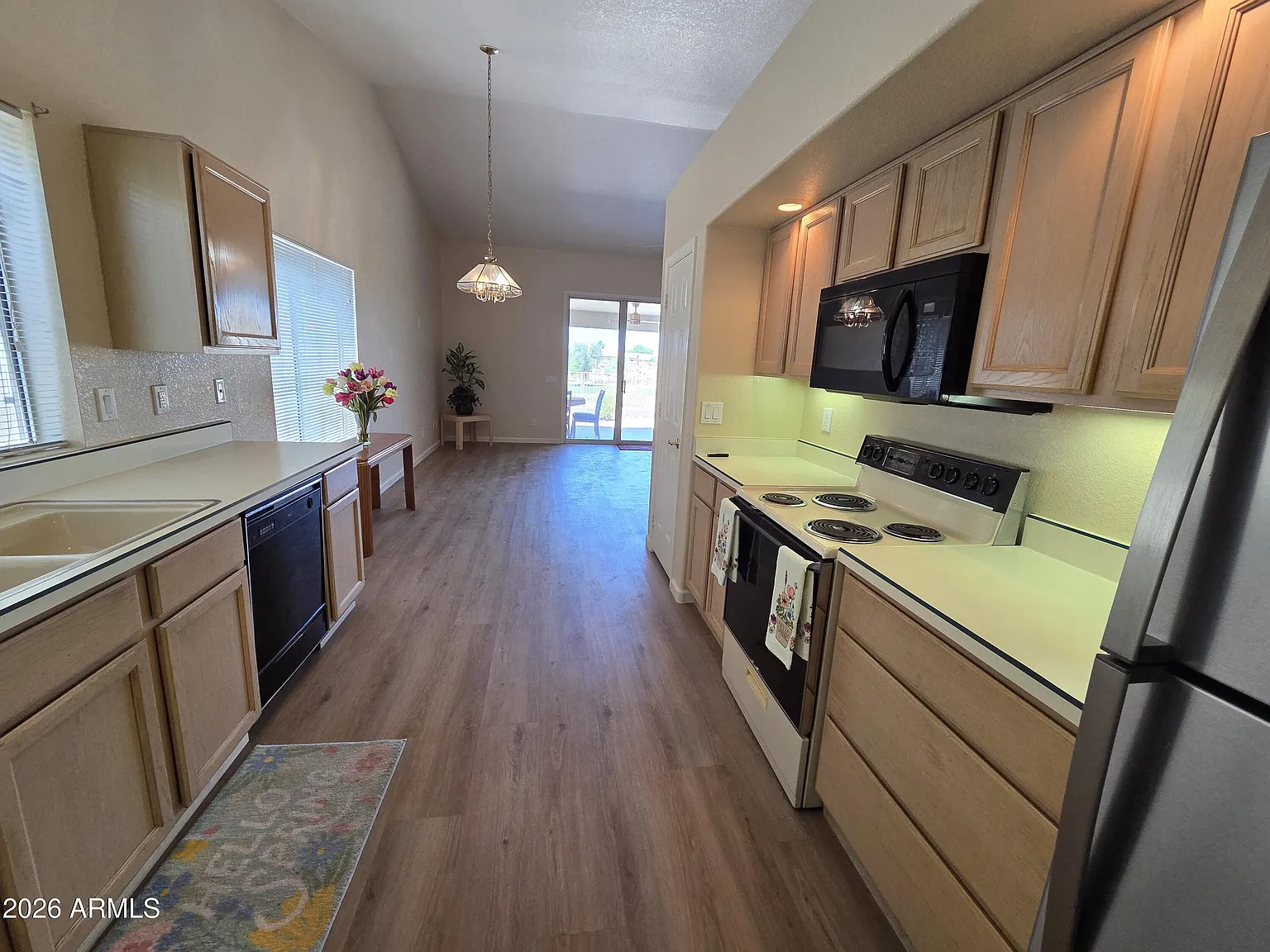 2 bed, 2.0 bath, 1563 sqft, $2,000 — Photo 4