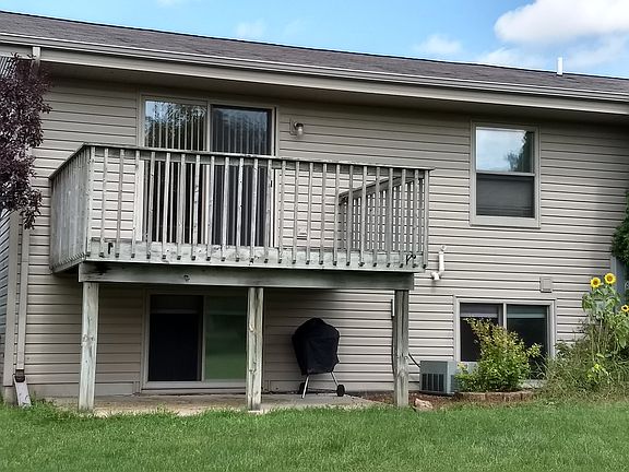 View directly behind house