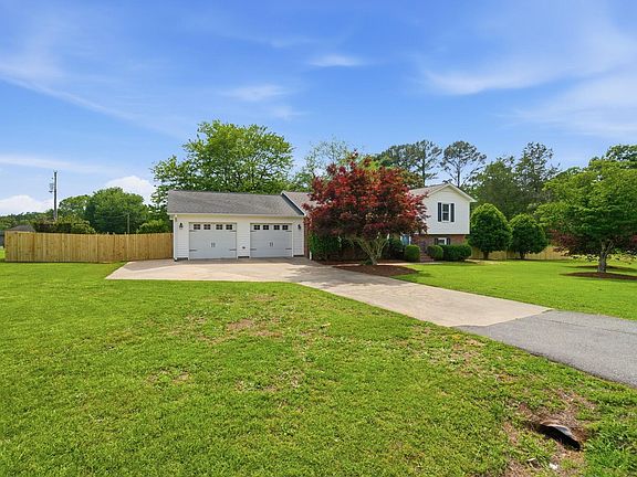 2nd image of 105 Terry Lee Dr