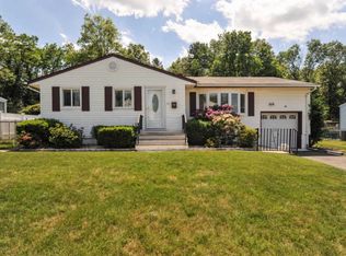 46 Rieder Rd, Edison, NJ 08817