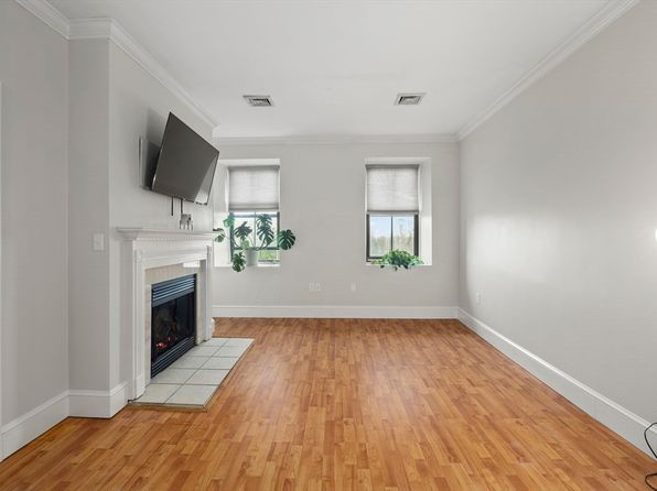 426 Mount Hope St UNIT 402, North Attleboro, MA 02760
