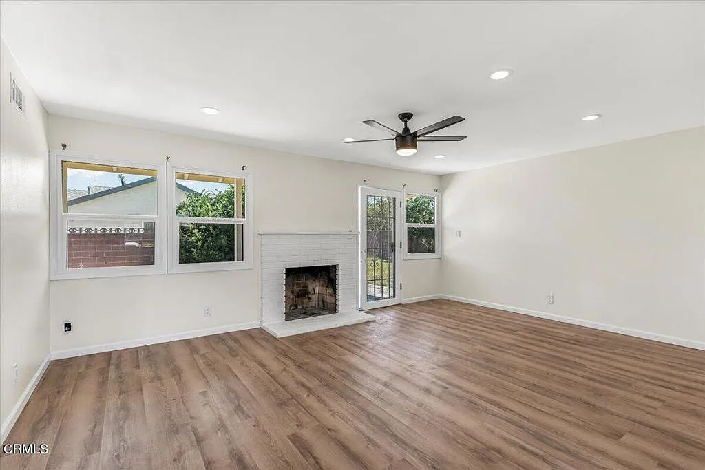 3 bed, 2.0 bath, 1264 sqft, $4,000 — Photo 3