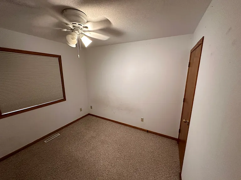517 Bluebird Ct — Photo 5