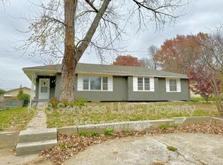 5940 E 136th St, Grandview, MO 64030