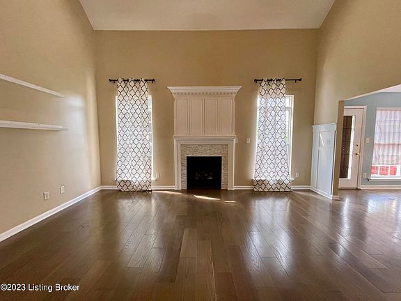 3rd image of 9605 Applewood Ct