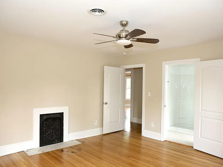 126 Tate St #C — Photo 11