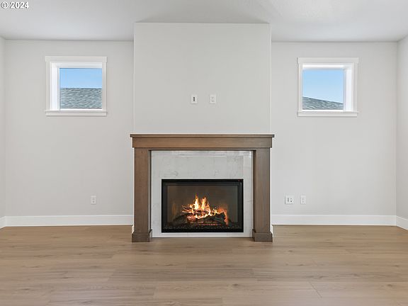 5th image of 114 W 19th St