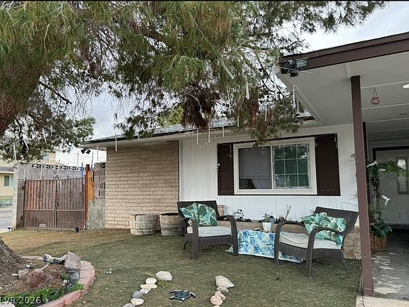 2nd image of 212 Bradshaw Way