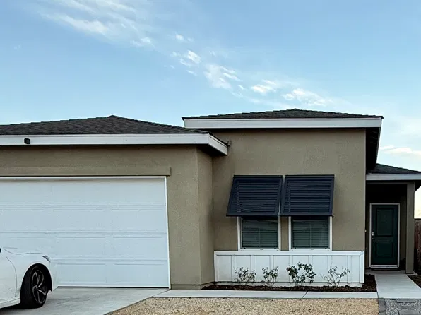 9619 Redwood River Ln, Shafter, CA 93263