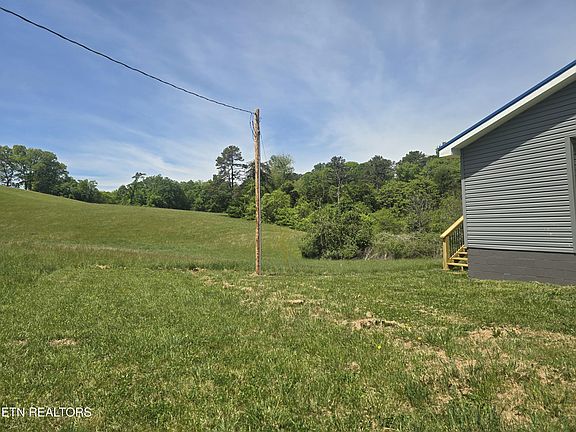 3rd image of 1087 Harmon Rd