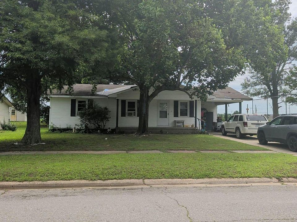 1st image of 821 Saint Anne Ln