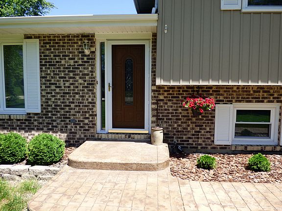 3rd image of 6N789 Longacre Dr