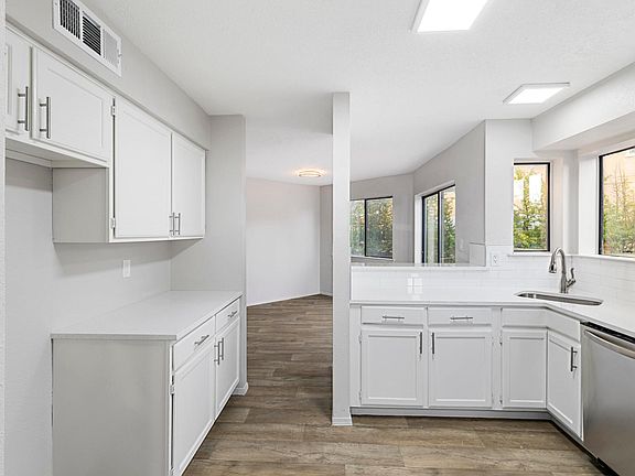 4th image of 4916 Indigo Dr NW