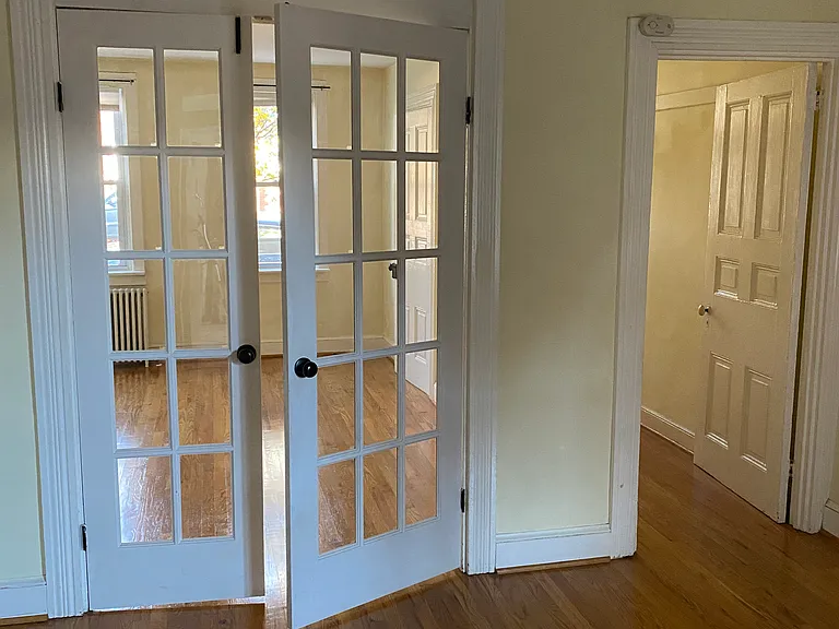 412 W Orange St — Photo 3