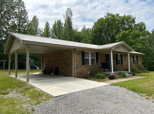 8756 Caneyville Rd, Morgantown, KY 42261