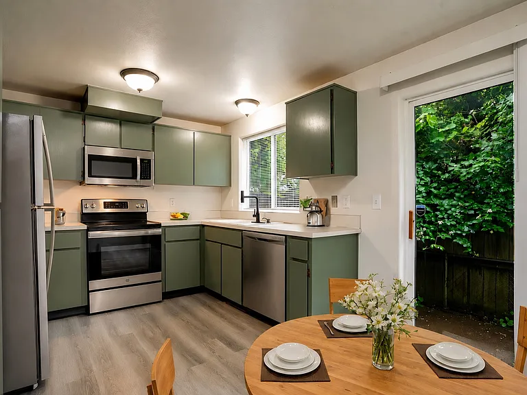 8610 SE Brooklyn St — Photo 9