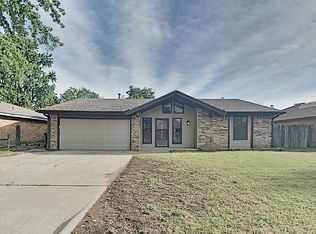 10429 Glascow Dr, Yukon, OK 73099