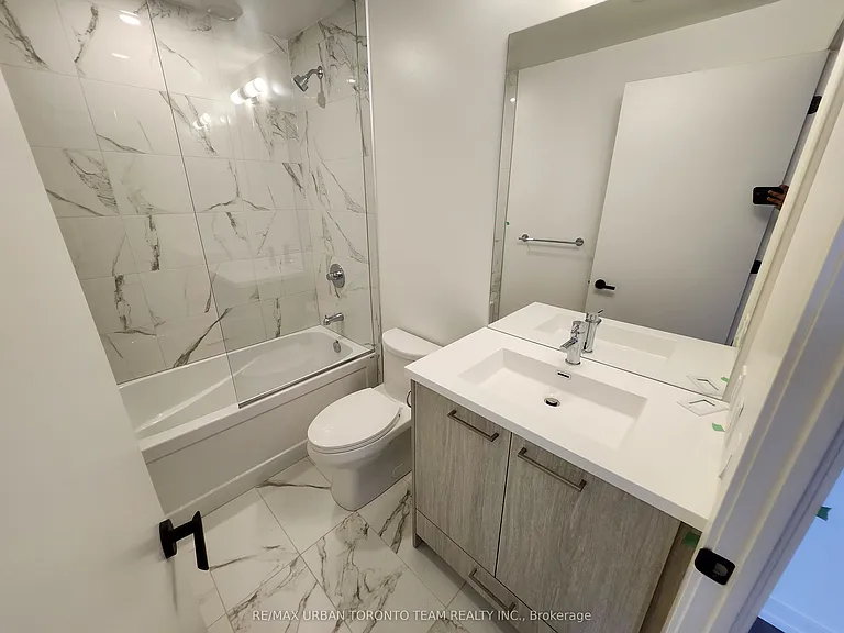 28 Interchange Way #1202 — Photo 16