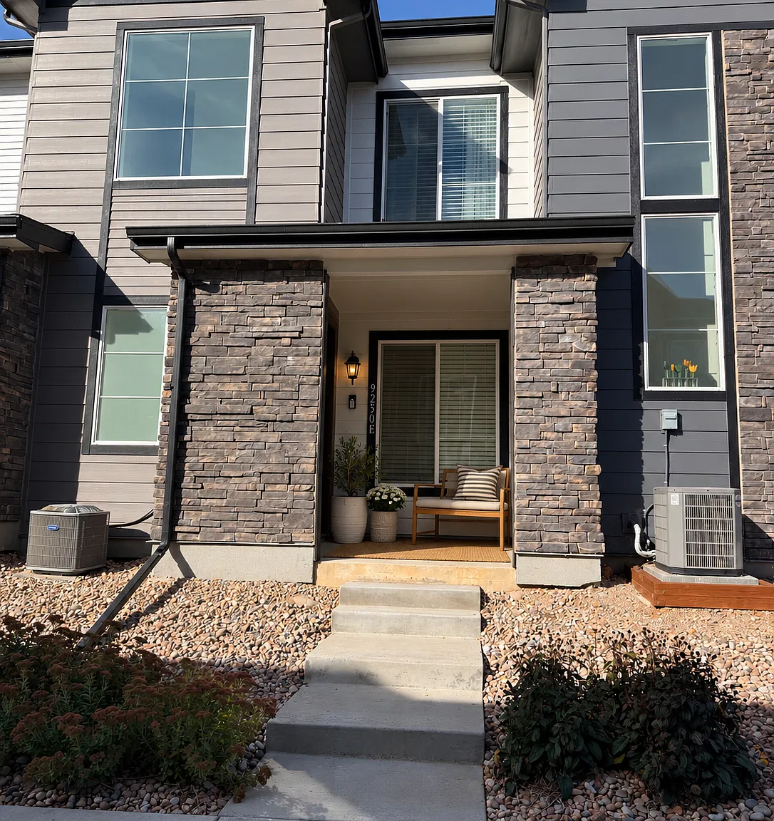 2 bed, 2.5 bath, 1311 sqft, $2,700 — Photo 1