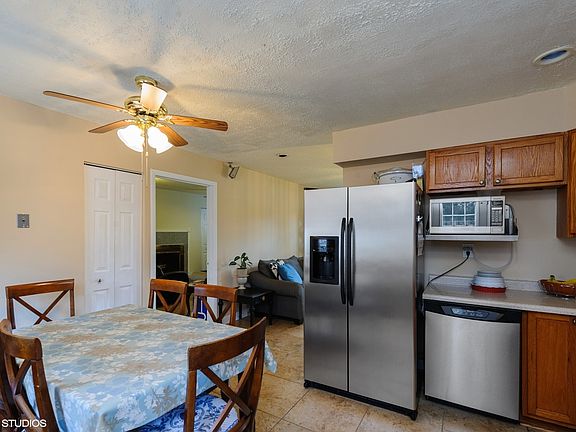 5th image of 1032 Oakland Dr