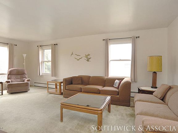 5th image of 2851 Hollis Dr NE